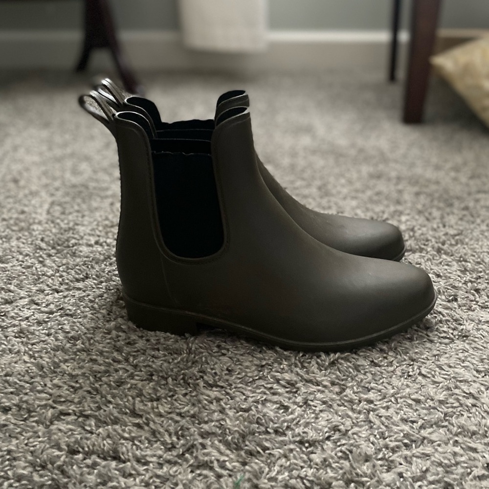 Universal Thread Ankle Rain Boots